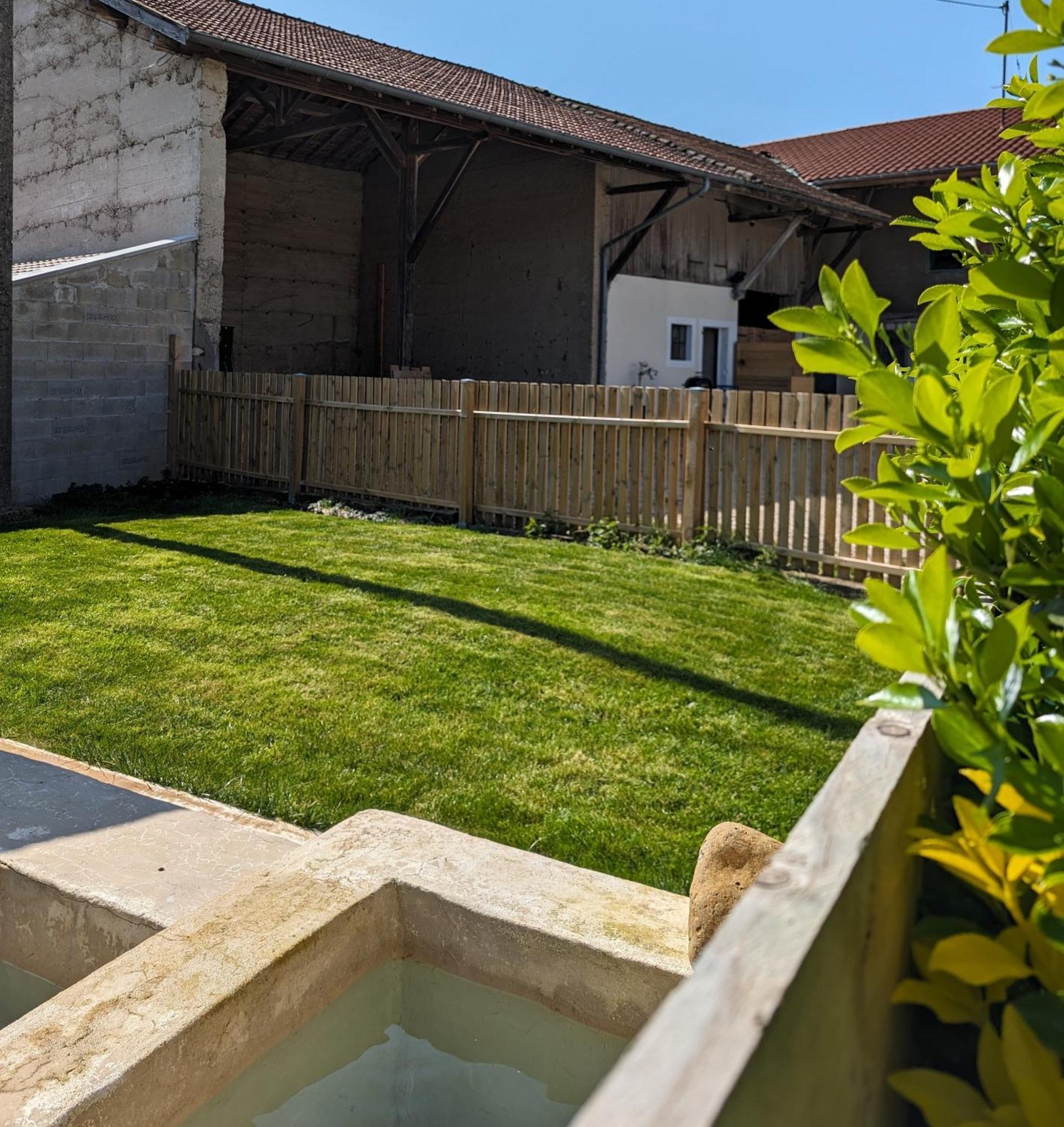 Logement - Studio Independant A Perouges Pérouges Exterior foto